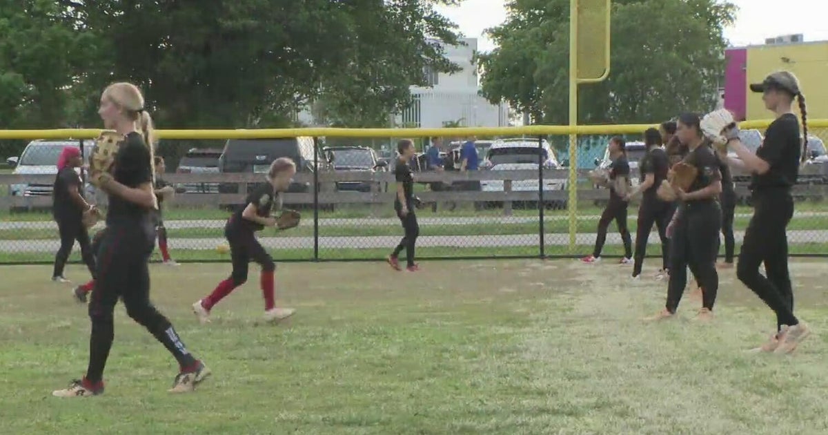 South Florida's Miami Stingrays turning dreams into reality for young female softball players