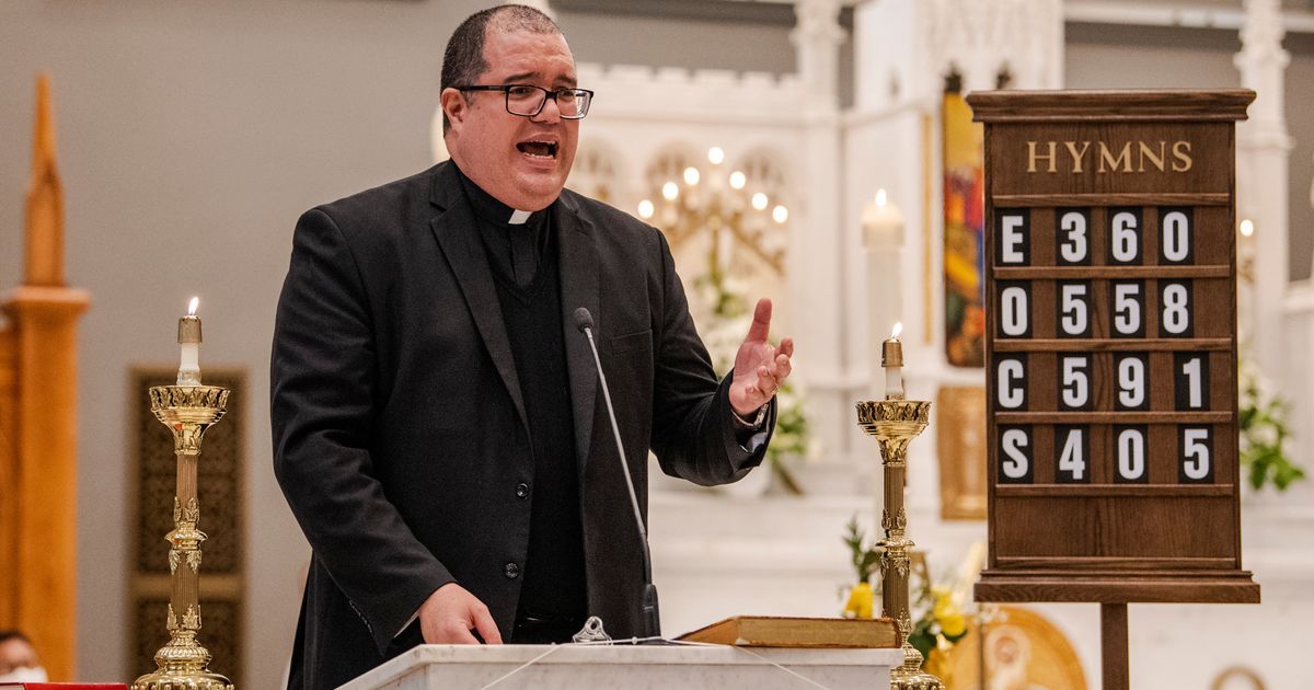 Pope names pro-immigrant pastor bishop of Florida diocese where Trump's Mar-a-Lago is located :: WRAL.com