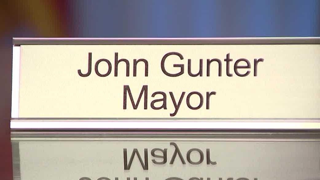 Cape Coral considers shift to strong-mayor system