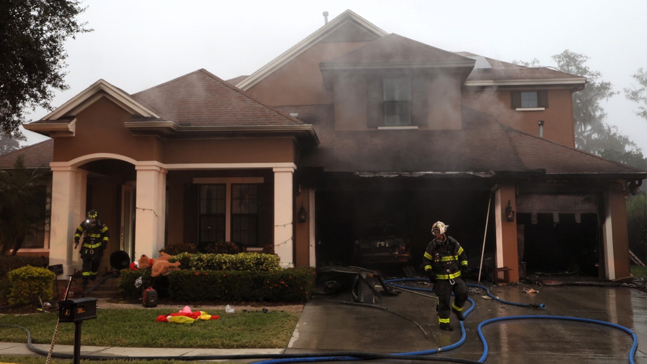 Early morning fire erupts in garage of Fish Hawk home: HCFR