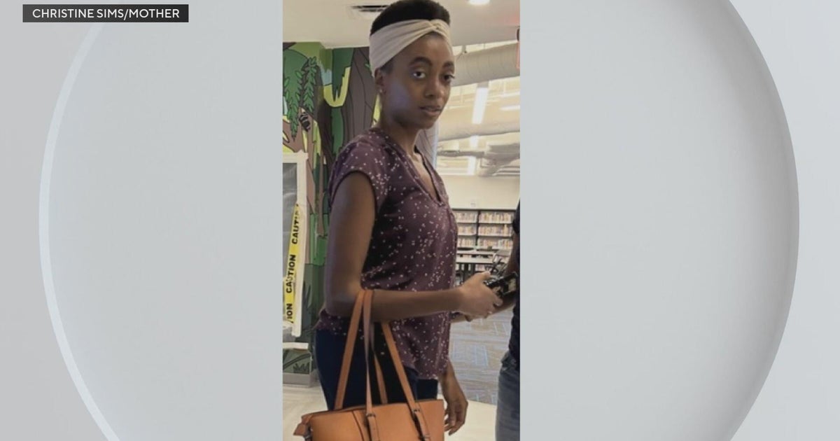 South Florida mother pleads for help finding missing 28-year-old daughter: "Me and your sister are waiting for you to come home"