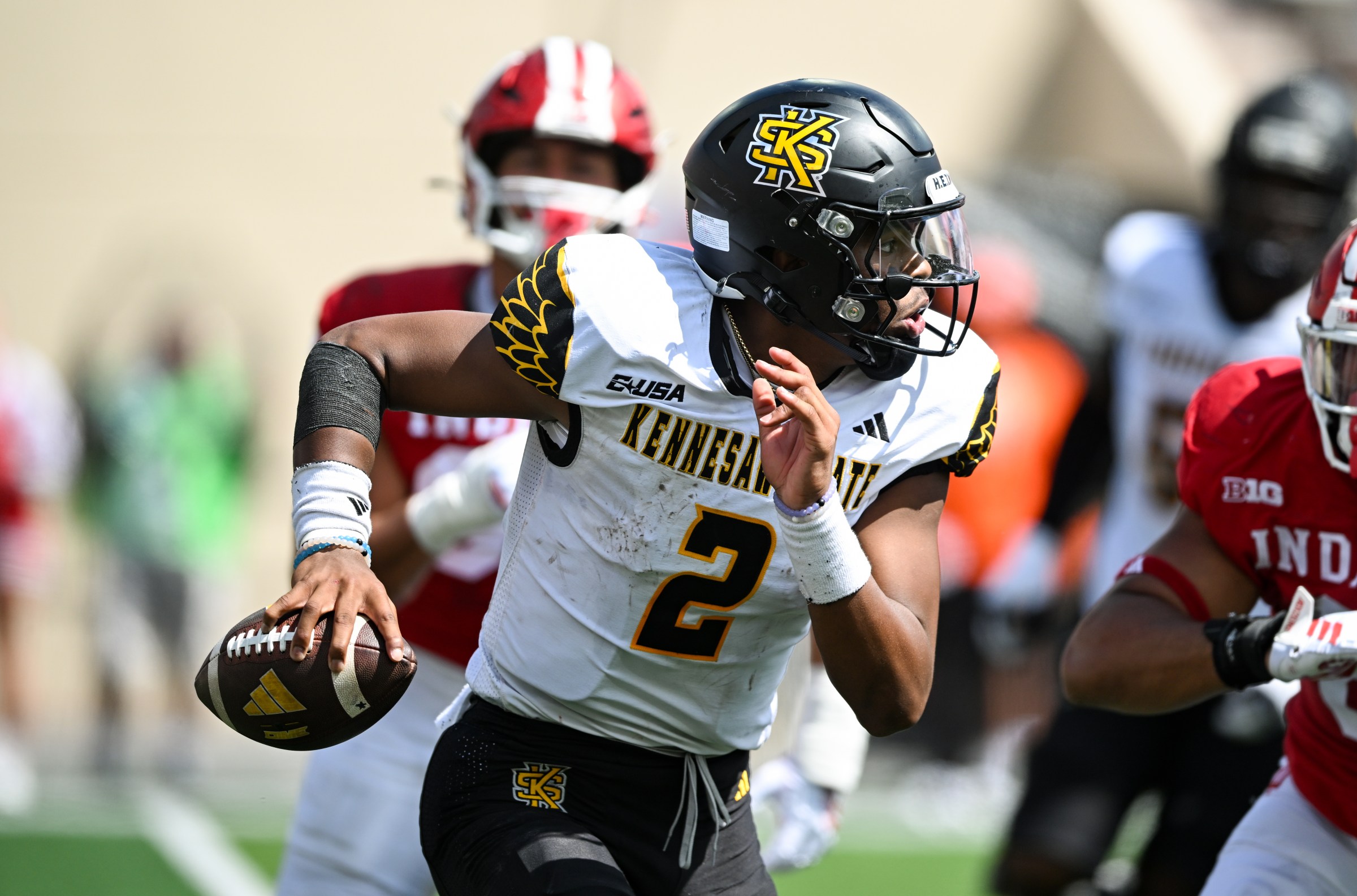 BLOOMINGTON, IN - SEPTEMBER 06: Kennesaw State QB Amari Odom (2) runs with the ball during a college football game between the Kennesaw State Owls and Indiana Hoosiers on September 06, 2025 at Memorial Stadium in Bloomington, IN (Photo by James Black/Icon Sportswire via Getty Images)