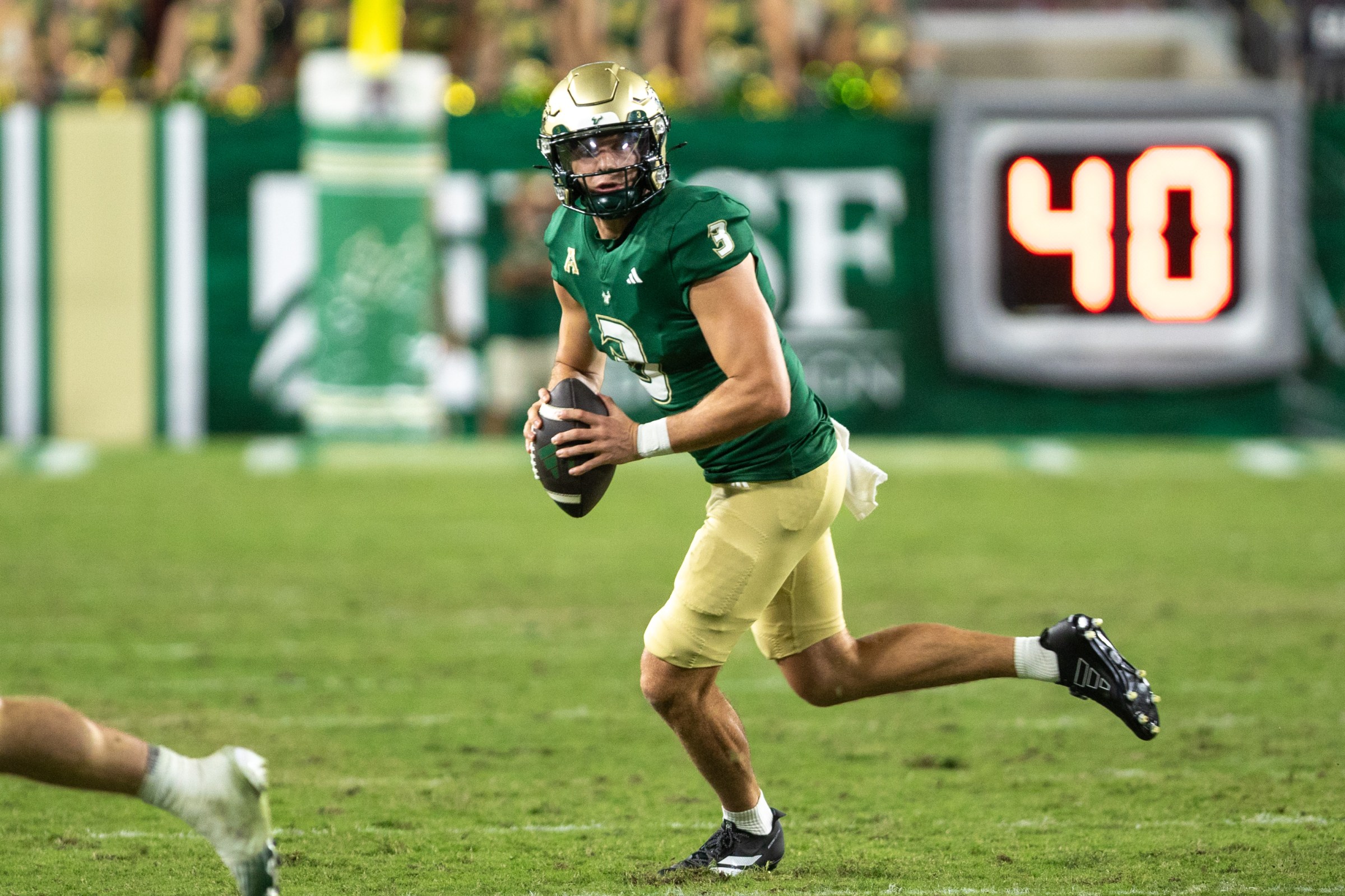South Florida QB Gaston Moore prepares to make his first collegiate start in the Cure Bowl.