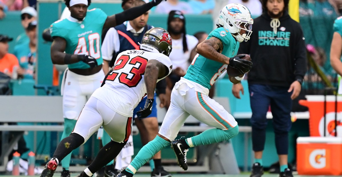 Bucs at Dolphins NFL Week 17 results, final score