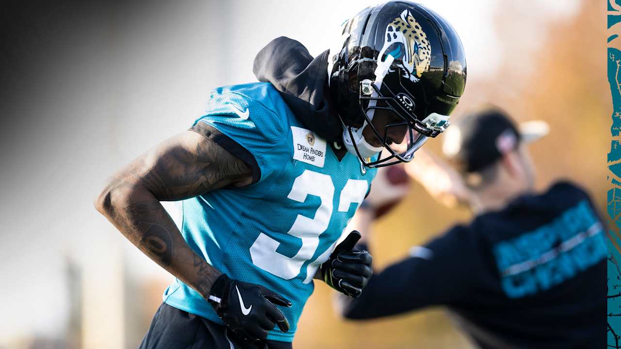 RB Bhayshul Tuten, OL Robert Hainsey Questionable Before Week 17 vs. Colts