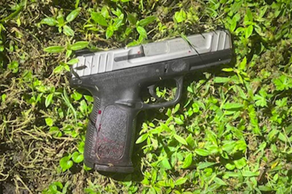 Orange deputy returns fire, injures 20-year-old amid homicide suspect search, sheriff says – Orlando Sentinel