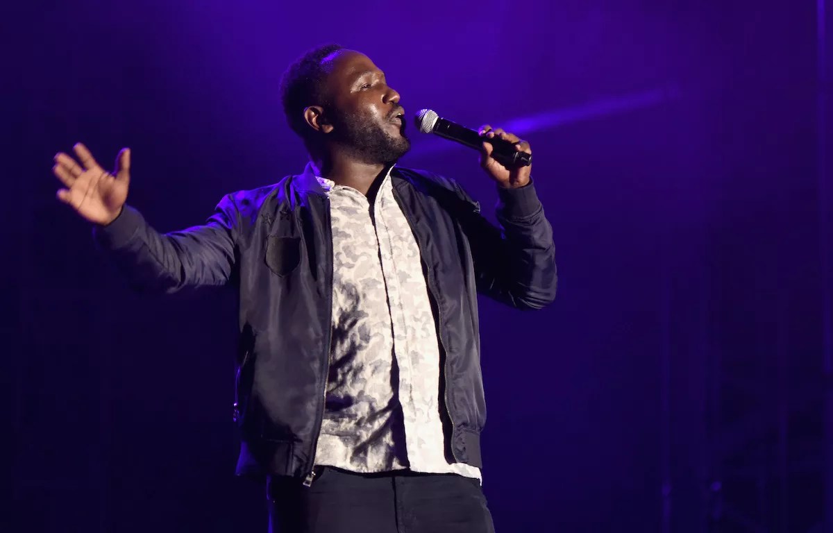 photo of comedian Hannibal Buress performing onstage