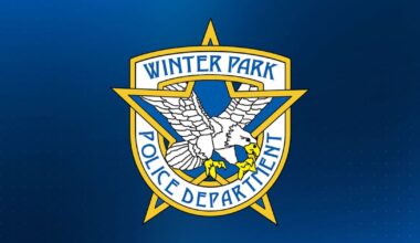 Vehicle crashes into business entrance in Winter Park – WDBO