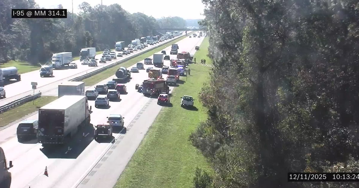 Man dies after box truck he was driving runs off road, into trees on I-95 in St. Johns County – Action News Jax