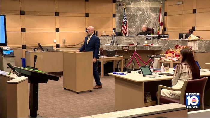 Jury begins deliberating following penalty phase for confessed Hollywood cop killer