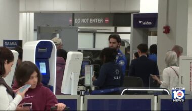 Post-Christmas travel rush crowds South Florida airports