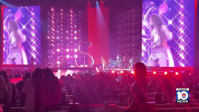 Shakira performs at Hard Rock Live in Hollywood