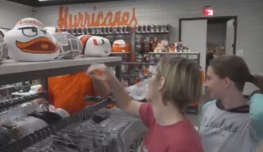 University of Miami students rush team store after finding out Hurricanes are heading to College Football Playoff