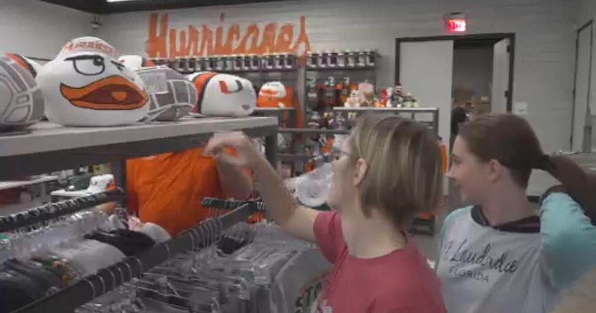 University of Miami students rush team store after finding out Hurricanes are heading to College Football Playoff