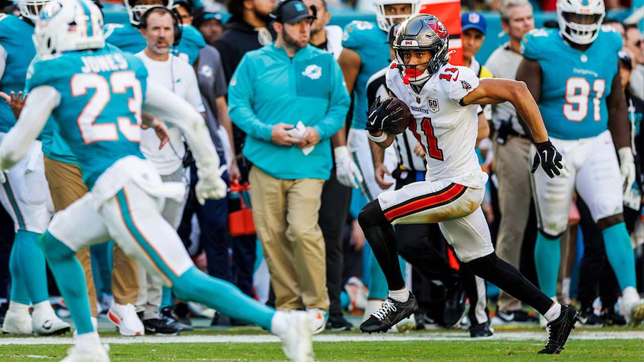Bucs vs. Dolphins Week 17 2025