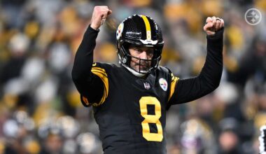 Steelers defeat Dolphins, 28-15