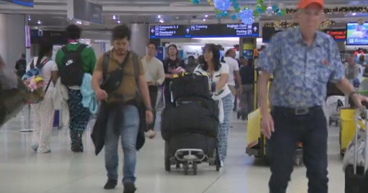 Historic level of travelers expected to fly or drive to Florida this holiday season, AAA says