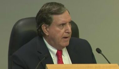 Joe Carollo resigns as Miami District 3 Commissioner ending political dynasty