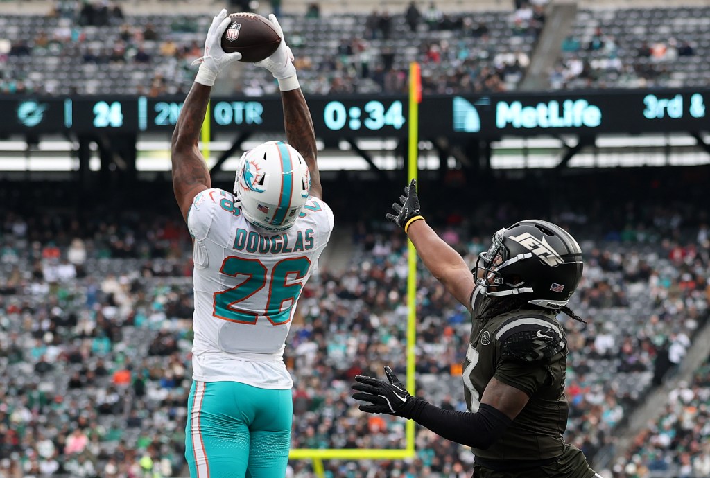 Dolphins' Rasul Douglas quickly became good fit in Miami