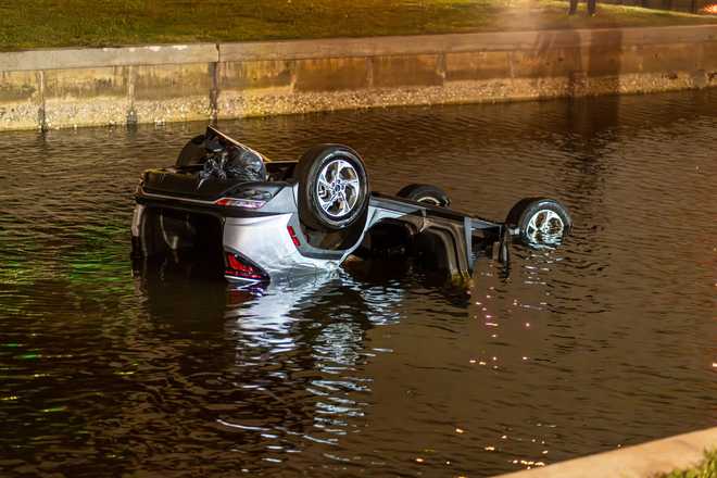 Crash in the canal near George Town in Fort Myers.