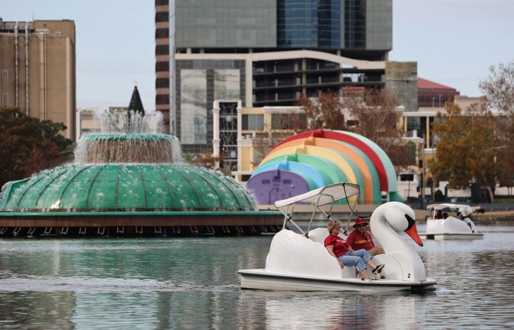 Warmer than normal temperatures, no rain, in the Orlando forecast