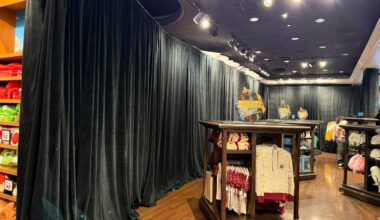 Curtains Are Up For Universal Studios Store Refurbishment at Universal Orlando Resort