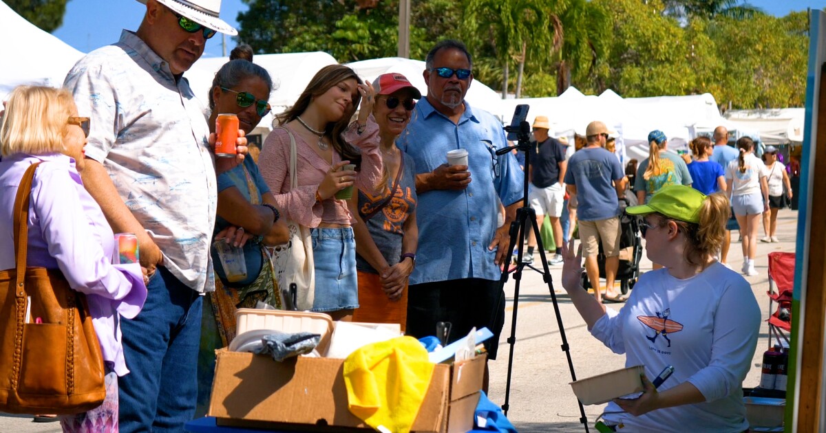 How to support the local arts in Martin County this holiday season