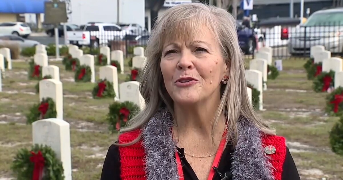Wreaths Across America event honors fallen service members in Tampa Bay
