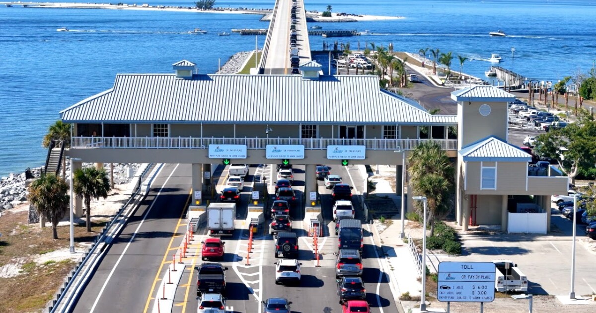 Could Florida residents stop paying tolls? Governor Desantis floats the idea.
