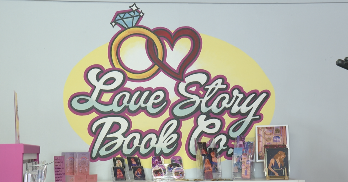 Tallahassee’s new romance bookstore builds community through love stories