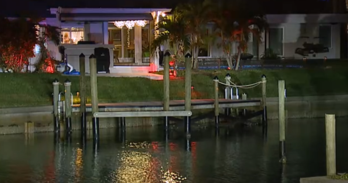 One dies after car crashes into water in Fort Myers