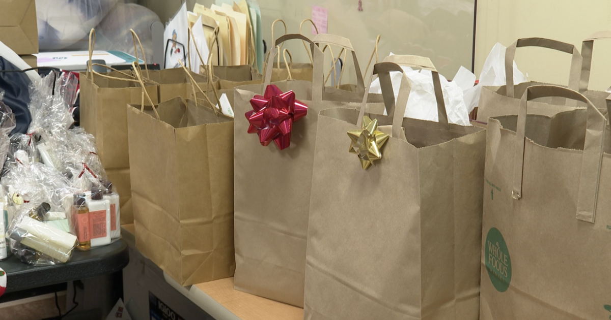 Kearney Center offers holiday help to Tallahassee community