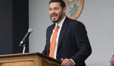 Florida education commissioner booed while addressing Schools of Hope expansion