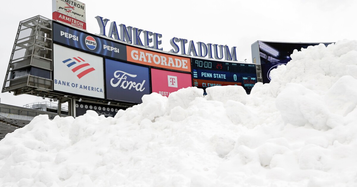 Winter storm snarls U.S. holiday travel across Northeast, Great Lakes; flights cancelled at RSW
