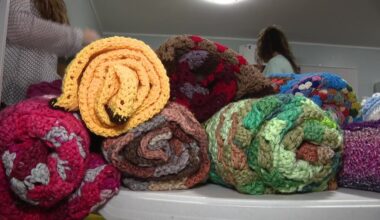 Blanket giveaway helps Tampa Bay families stay warm this holiday season