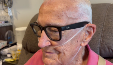 Legally blind Florida man uses smart glasses to enhance life