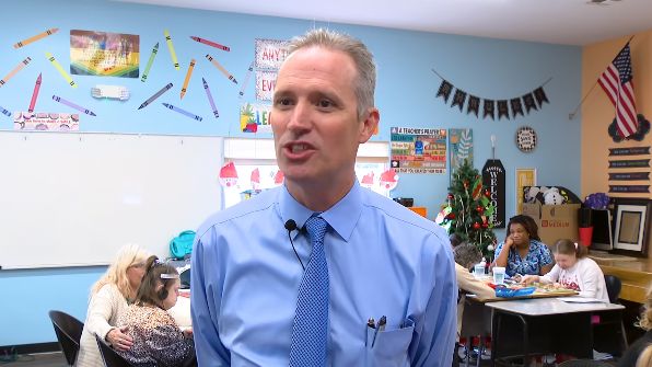 Orlando pastor brings faith, fellowship to The Russell Home