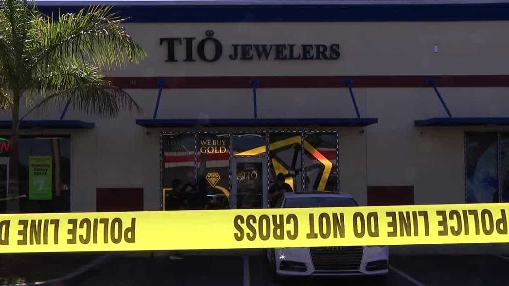 Suspect forced through wall, tied up worker in Florida jewelry store robbery