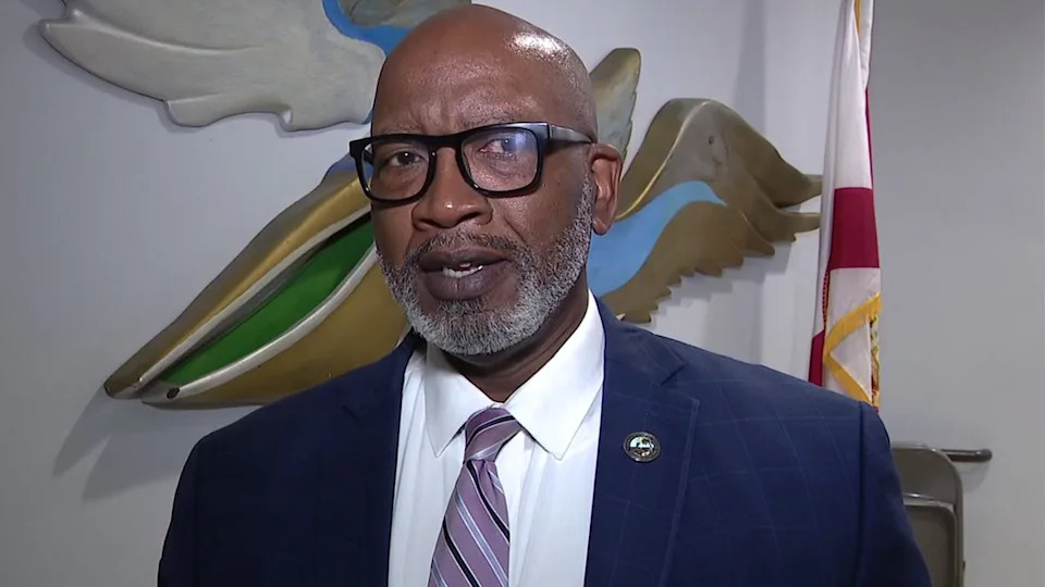 <div>Pictured: St. Pete Mayor Ken Welch.</div>