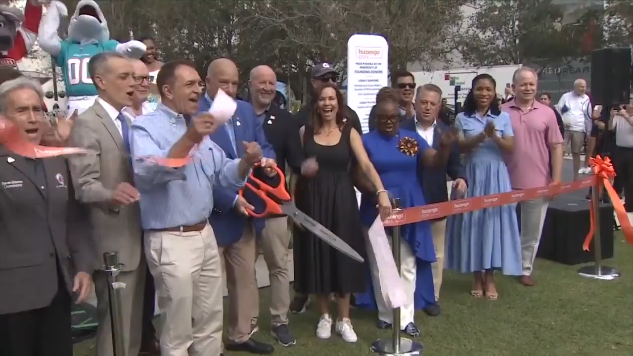 Downtown Fort Lauderdale park gets renovation after two years of work - WSVN 7News | Miami News, Weather, Sports