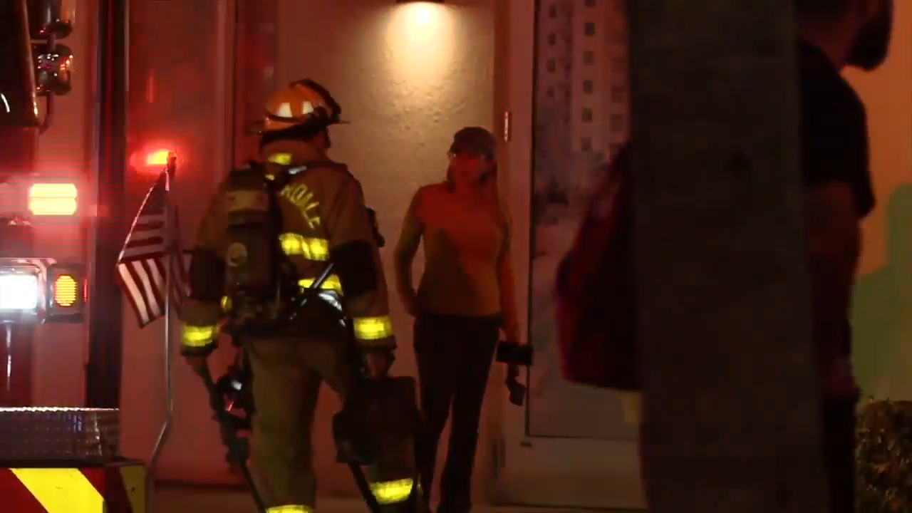 Fire in Fort Lauderdale apartment leaves 1 person injured - WSVN 7News | Miami News, Weather, Sports