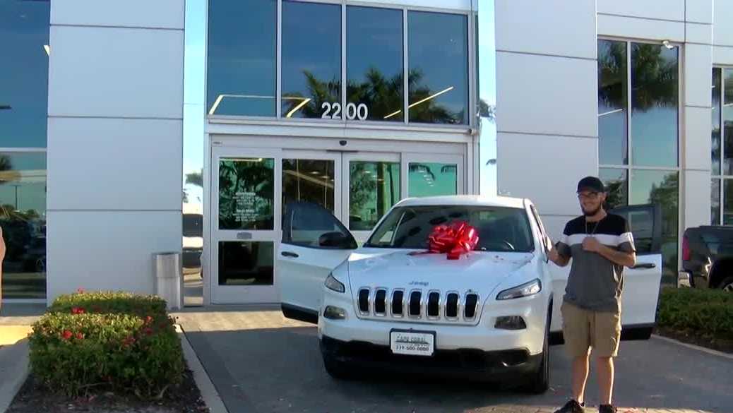 Florida car dealership sells Jeep for $1 to man in need