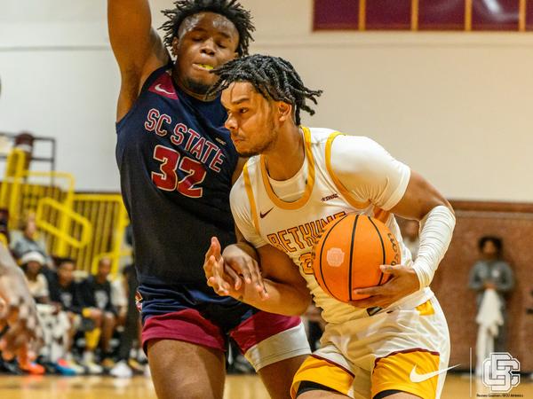 Wildcats Hold Off Rattlers in SWAC Opener