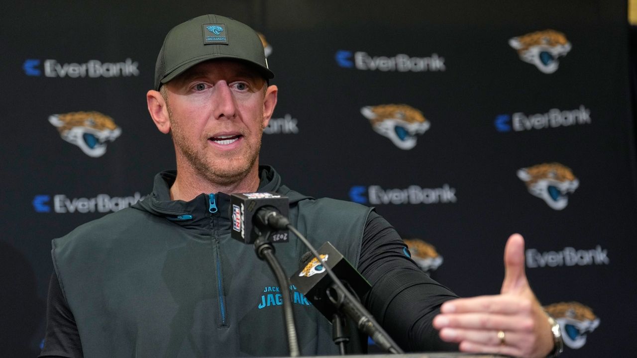 Jaguars coach Liam Coen deserves credit for growth of QB Trevor Lawrence and others