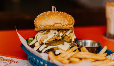 St. Petersburg fish camp and raw bar Cheeky’s now offers lunch