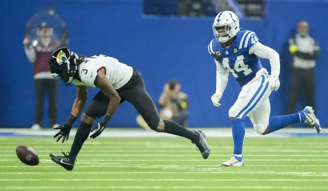 Indianapolis Colts outside linebacker Zaire Franklin (44) chases after Jacksonville Jaguars wide receiver Jakobi Meyers (3) as a pass falls incomplete Sunday, Dec. 28, 2025, during a game at Lucas Oil Stadium in Indianapolis.