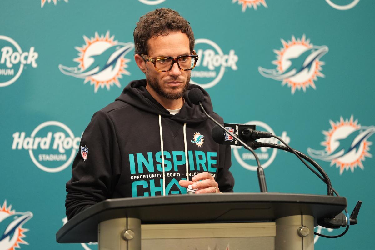 Mike McDaniel gets second coaching interview after disastrous Dolphins ending