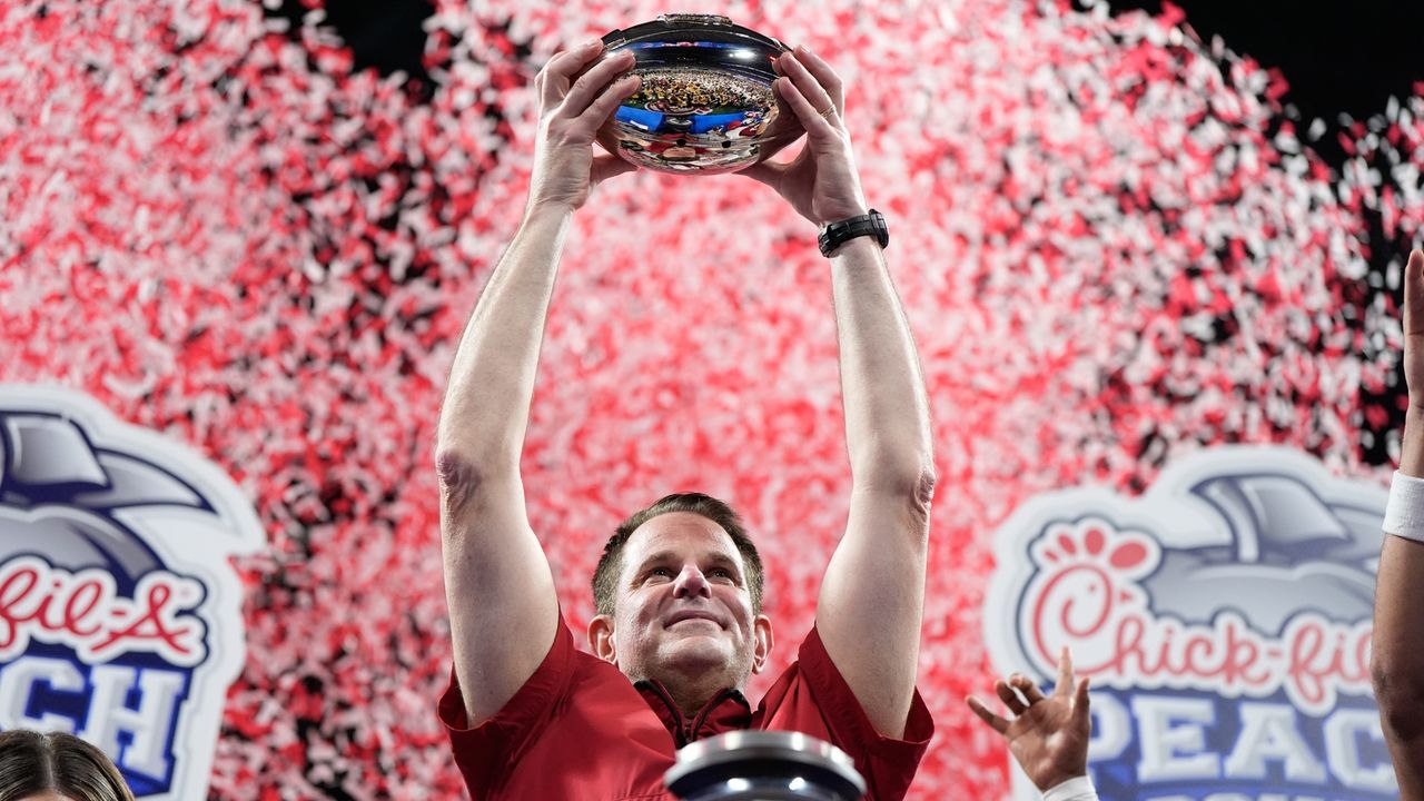 No. 1 Indiana, No. 10 Miami should be near full strength for national championship game