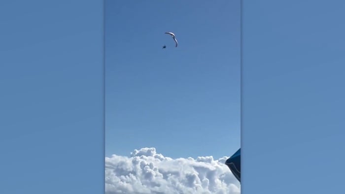 Paraglider plummets 500 feet into water off Florida coast
