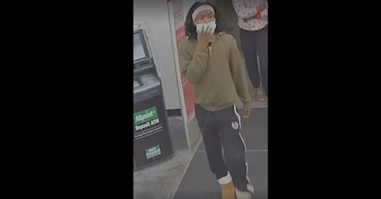 Pepper spray robbery suspects